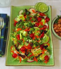 Φωτεινές σαλάτες για ένα εορταστικό τραπέζι: πολλές συνταγές