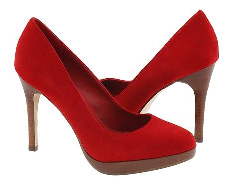 με τι να φορούν κόκκινα παπούτσια